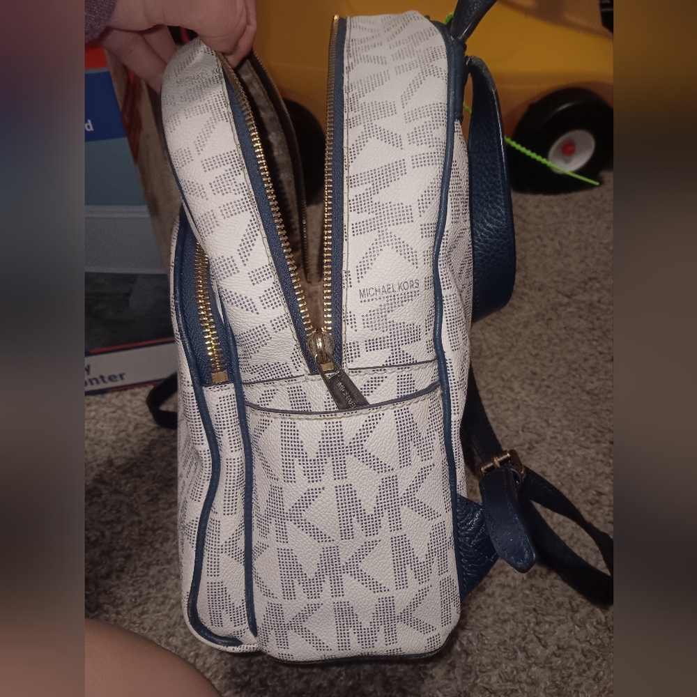 MK Backpack - Picture 2 of 13